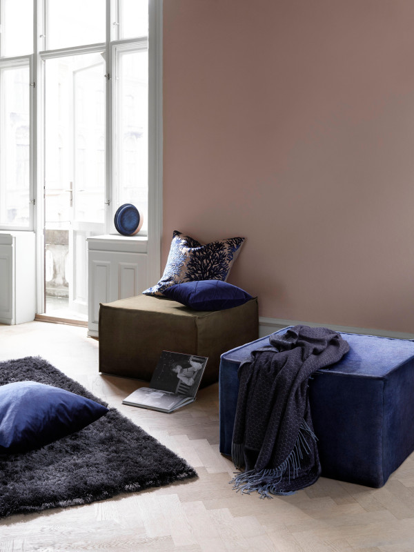 Velvet cushion, beige fabric