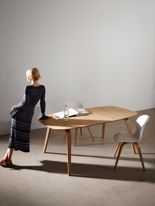 Hauge dining table, brown/black wood