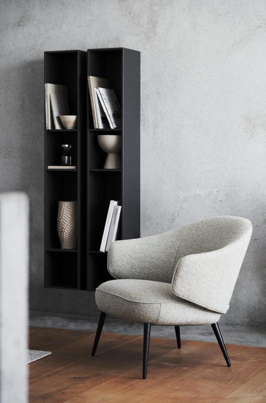 Como wall system, light grey lacquered