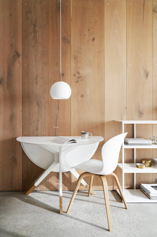 Billund round dining table, white lacquered