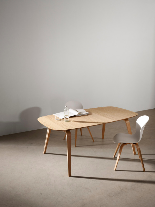 Hauge dining table, brown/black wood