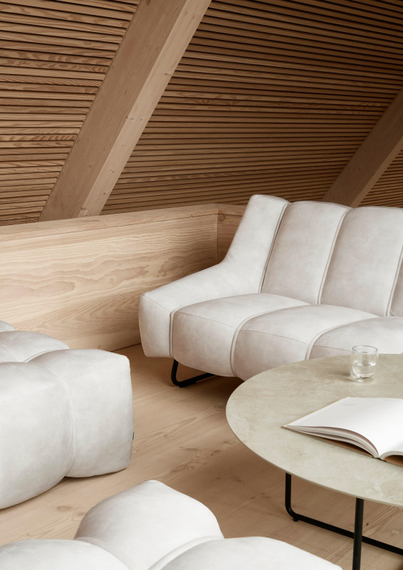 Nawabari coffee table, light grey ceramic