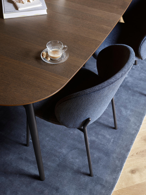 Kingston extendable dining table, white lacquered