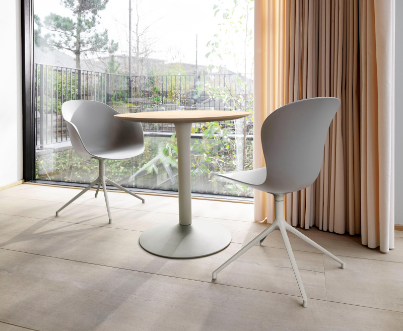 New York dining table, clear glass