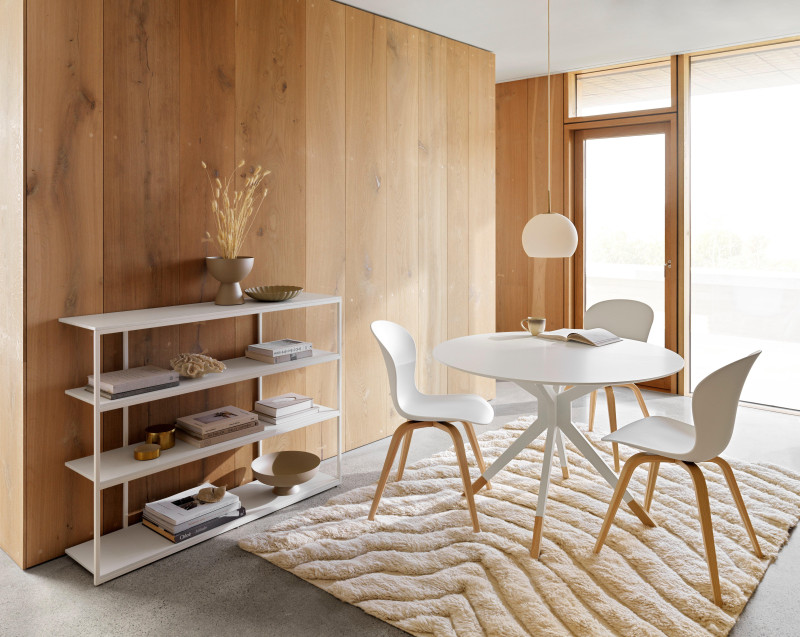 Billund round dining table, white lacquered