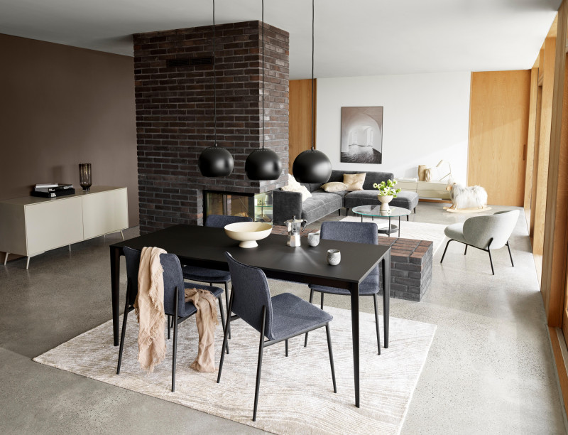 Ball wall lamp, yellow metal